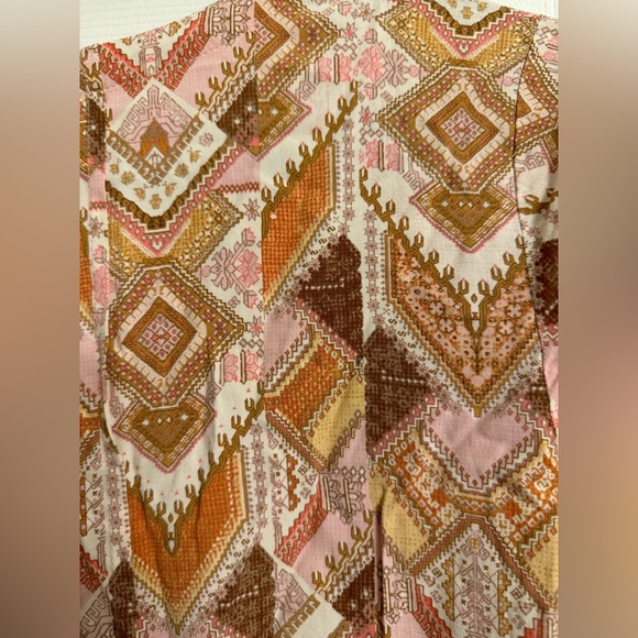 Adorable Festival top for any season! - Picture 4 of 4